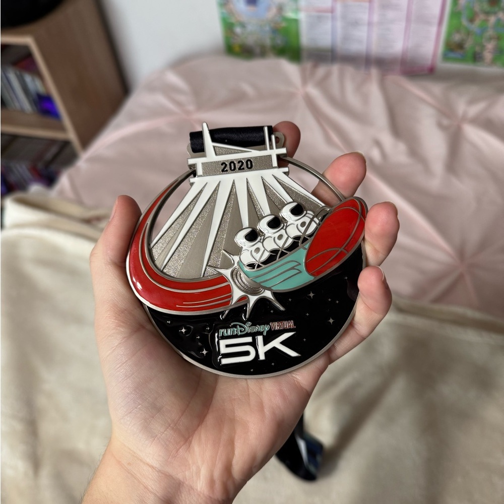 rundisney 2020 virtual 5k challenge space mountain medal - Picture 4 of 8